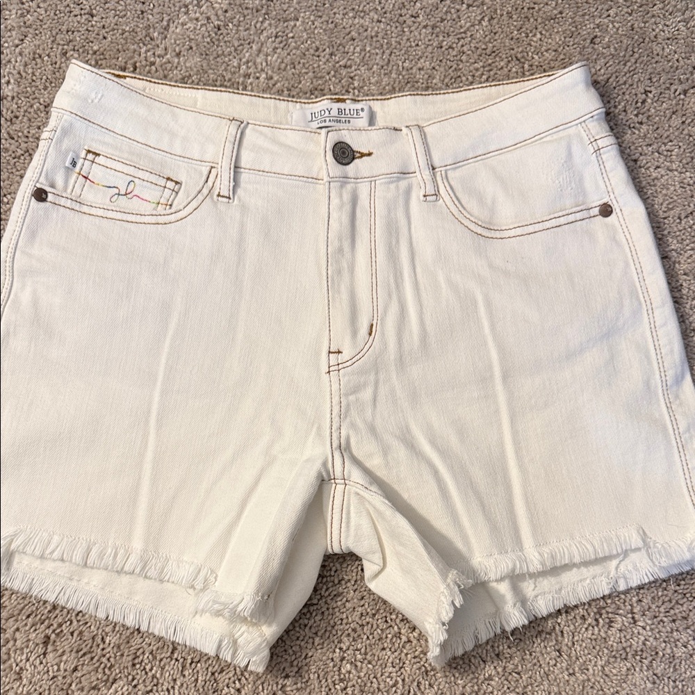 Judy Blue Off-White Frayed Hem Denim Shorts